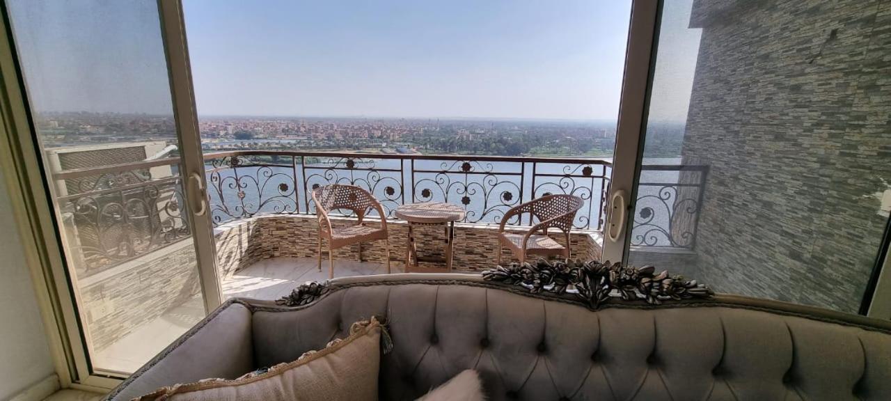 The Fascination Of The Nail River View Apartment *