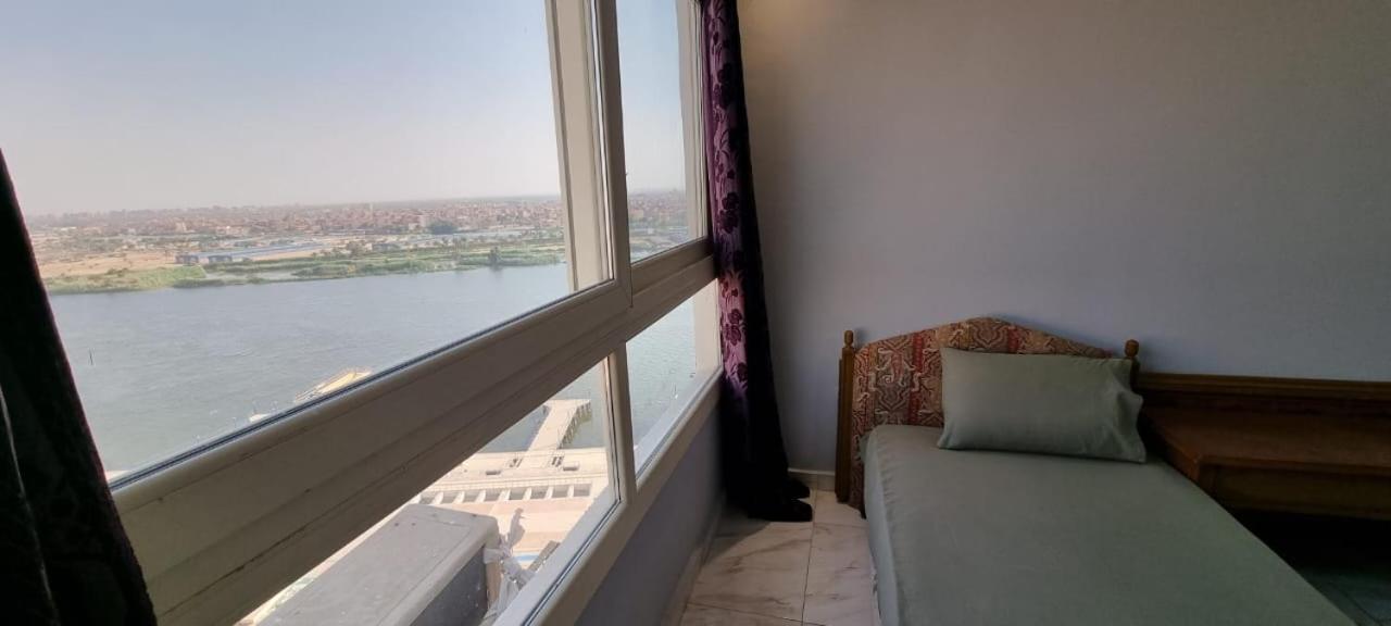 The Fascination Of The Nail River View Apartment Cairo